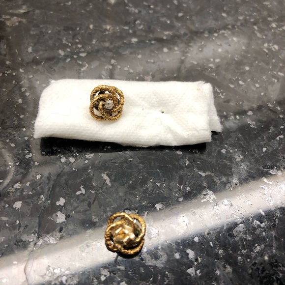 Love Knot Studs with genuine diamonds 💎 and 14k gold vintage. - Picture 3 of 12